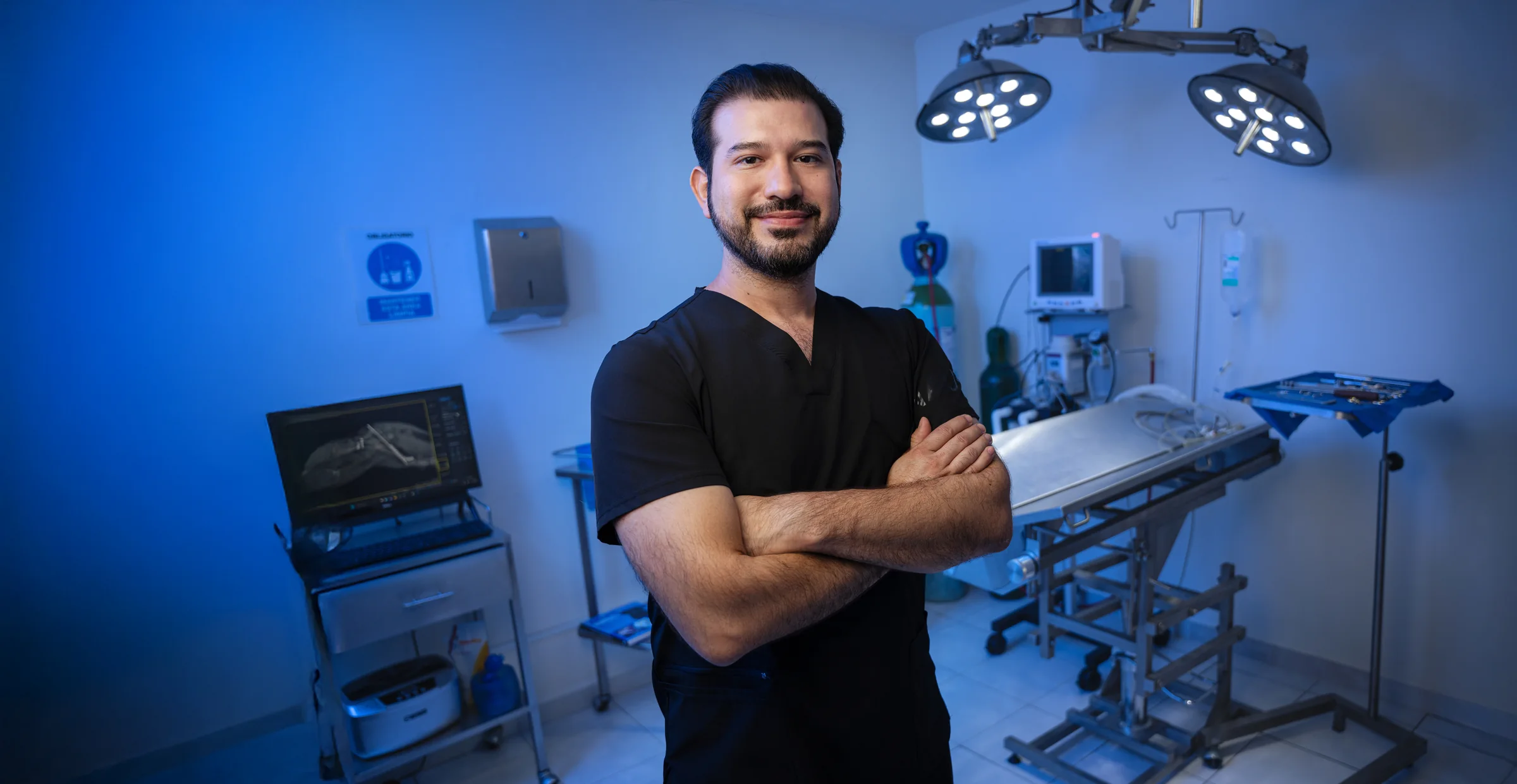 MVZ Agustín Treviño en el quirófano del Hospital Veterinario San Agustín